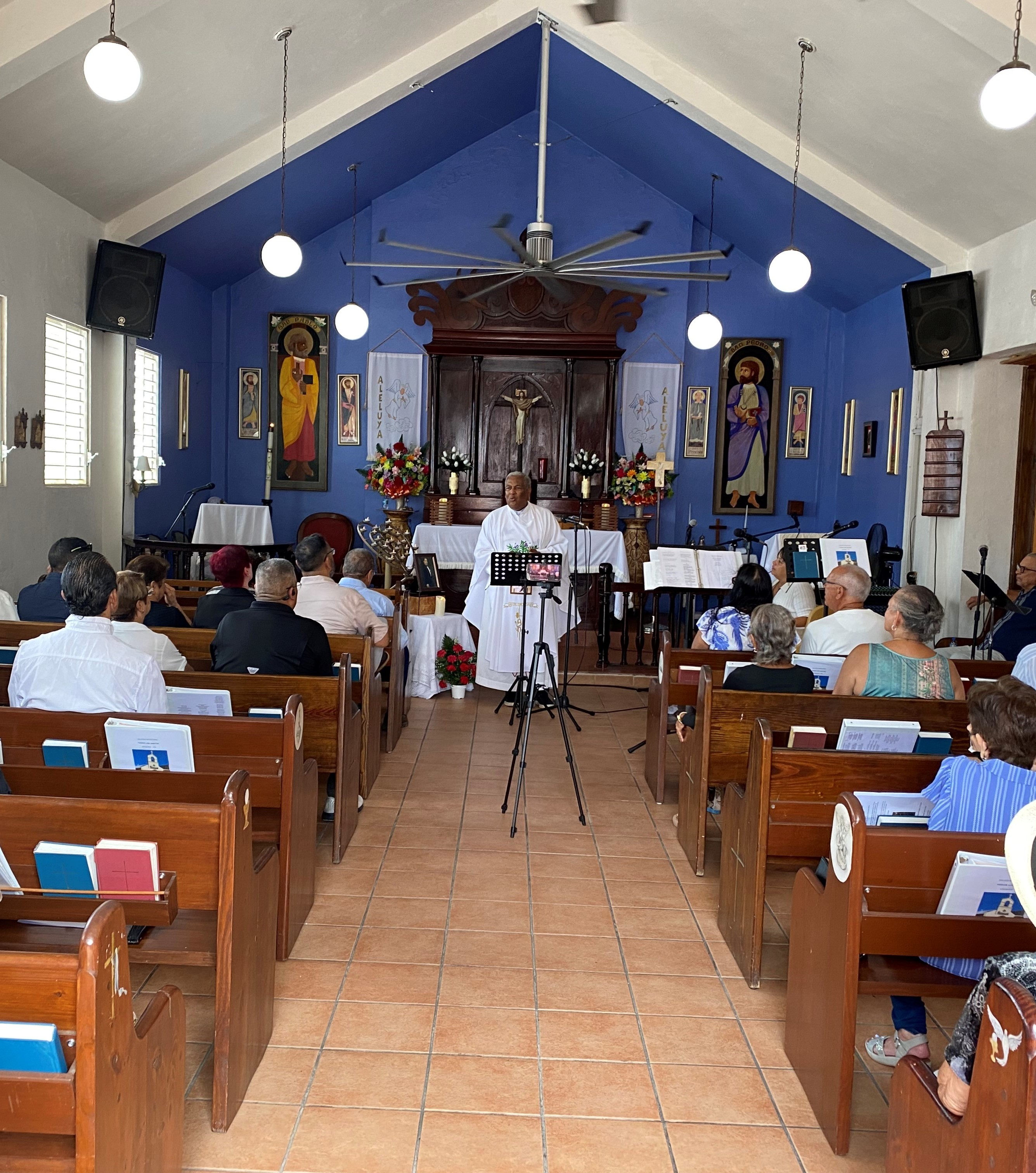Interior de la Misión de Todos los Santos
